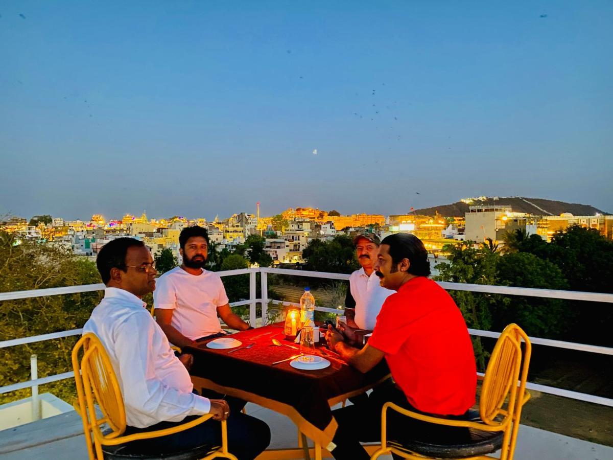 Haveli Jai Durga Udaipur Lake Facing With Swimming Pool Esterno foto